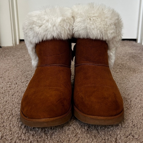 Juicy Couture Cognac Tan King Flat Heel Faux Fur Trim Winter Boots Size 8 - Picture 6 of 14
